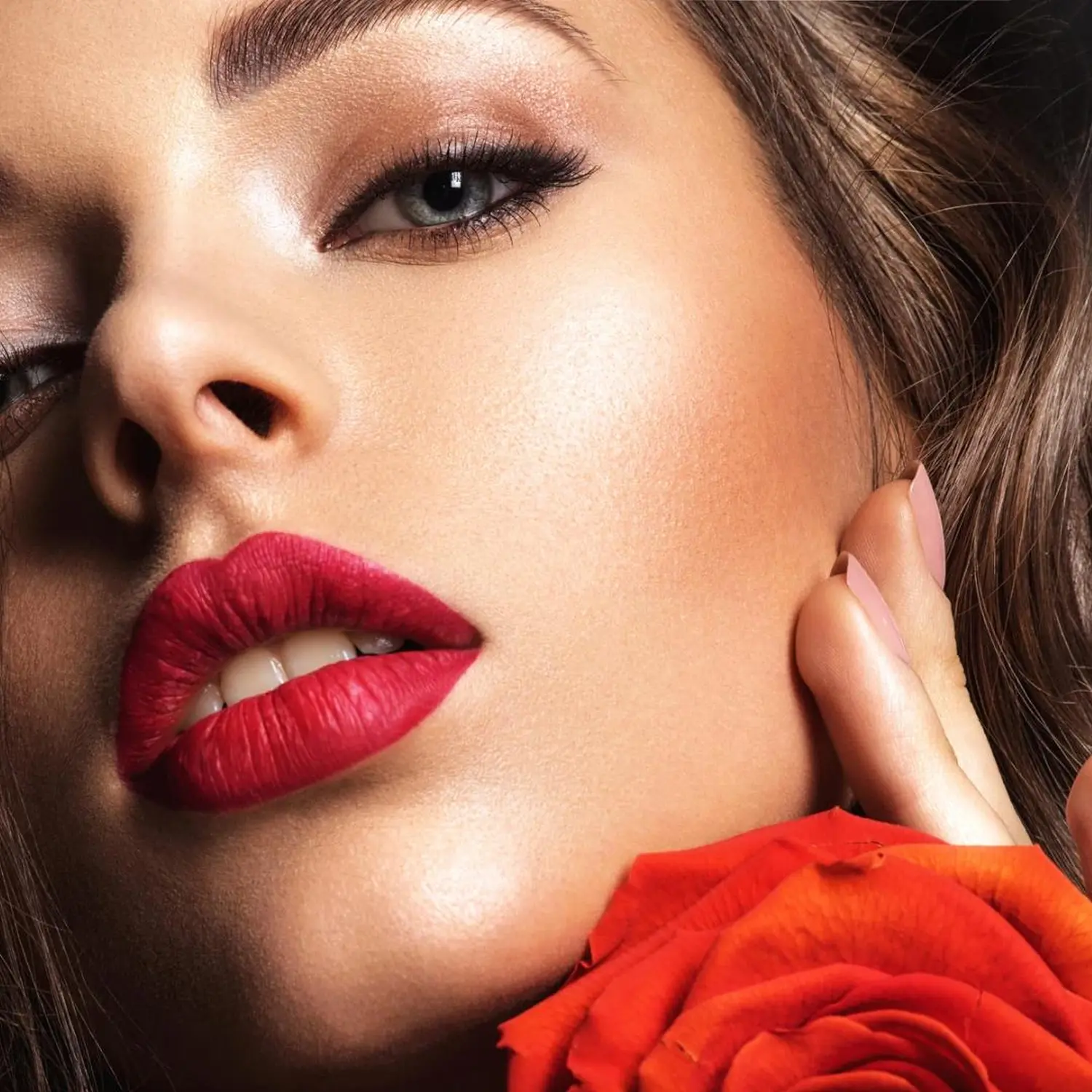 Make-up von Refine Aesthetics